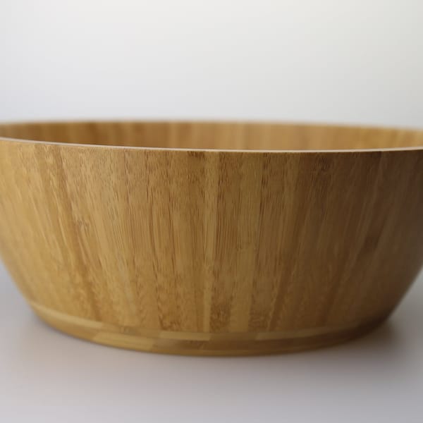Bamboo salad bowl with two sauce dishes
