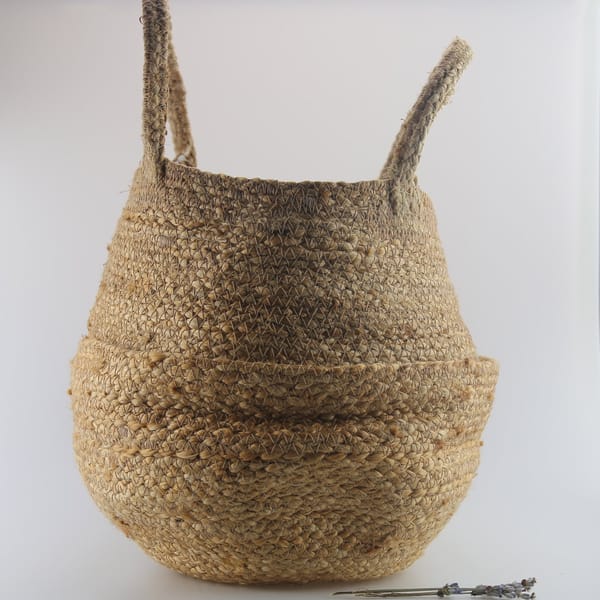 Plaited jute basket with handles