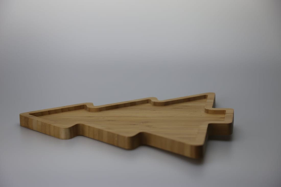 AVETO bamboo tray shaped like a fir tree
