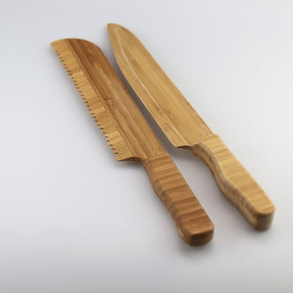 Set of 2 bamboo knives for pizza and cakes