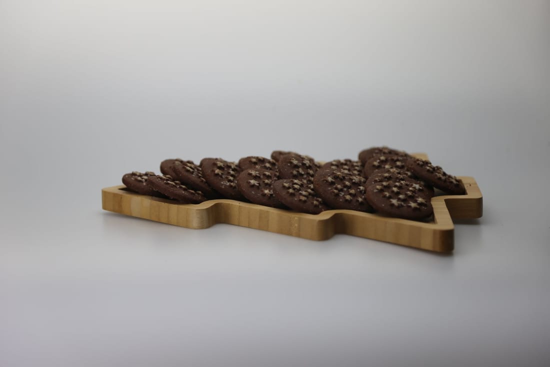 AVETO bamboo tray shaped like a fir tree, view 2