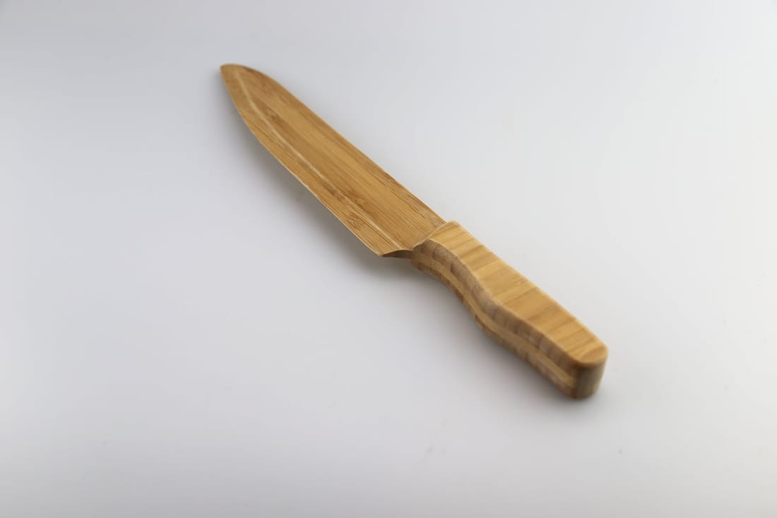 Set of 2 bamboo knives for pizza and cakes, view 3