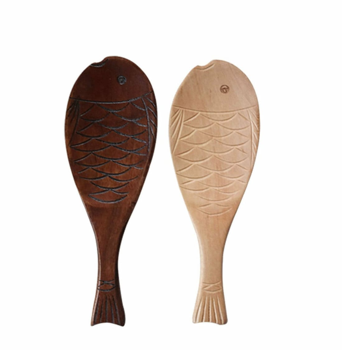 Cuchara de madera con forma de pez para salsas